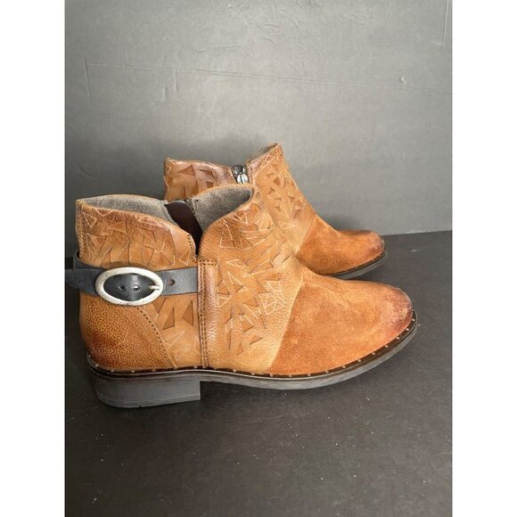 Miz Mooz Mizmooz Erie Brandy Brown Leather Buckle Ankle Boots Size 37 6.5 NEW - Picture 3 of 9